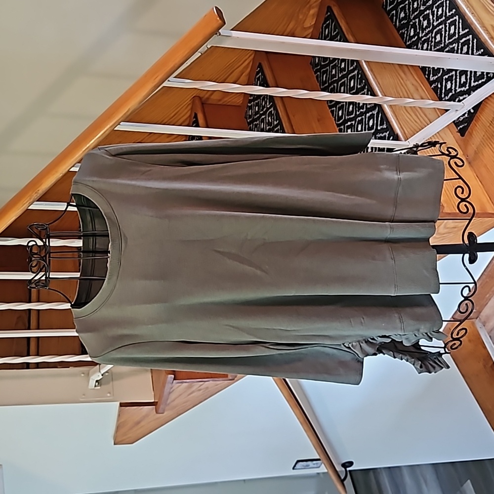 👚CUPIO LONG SLEEVE TOP👚